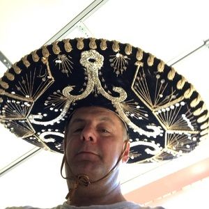 Meet your Posher, Carl